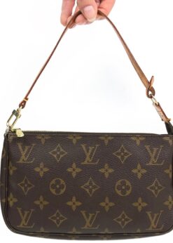 LOUIS VUITTON POCHETTE BAG