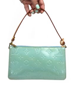 LOUIS VUITTON VERNIS POCHETTE SHOULDER BAG